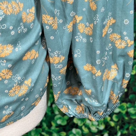 Caslon Split Neck Top in Green Yellow Mia Floral size small 100% Modal - Picture 15 of 15